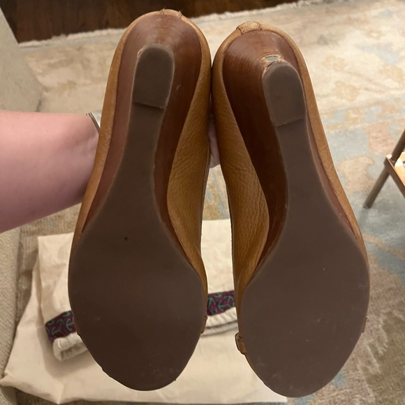 Tory Burch Amanda Wedges - Picture 3 of 4
